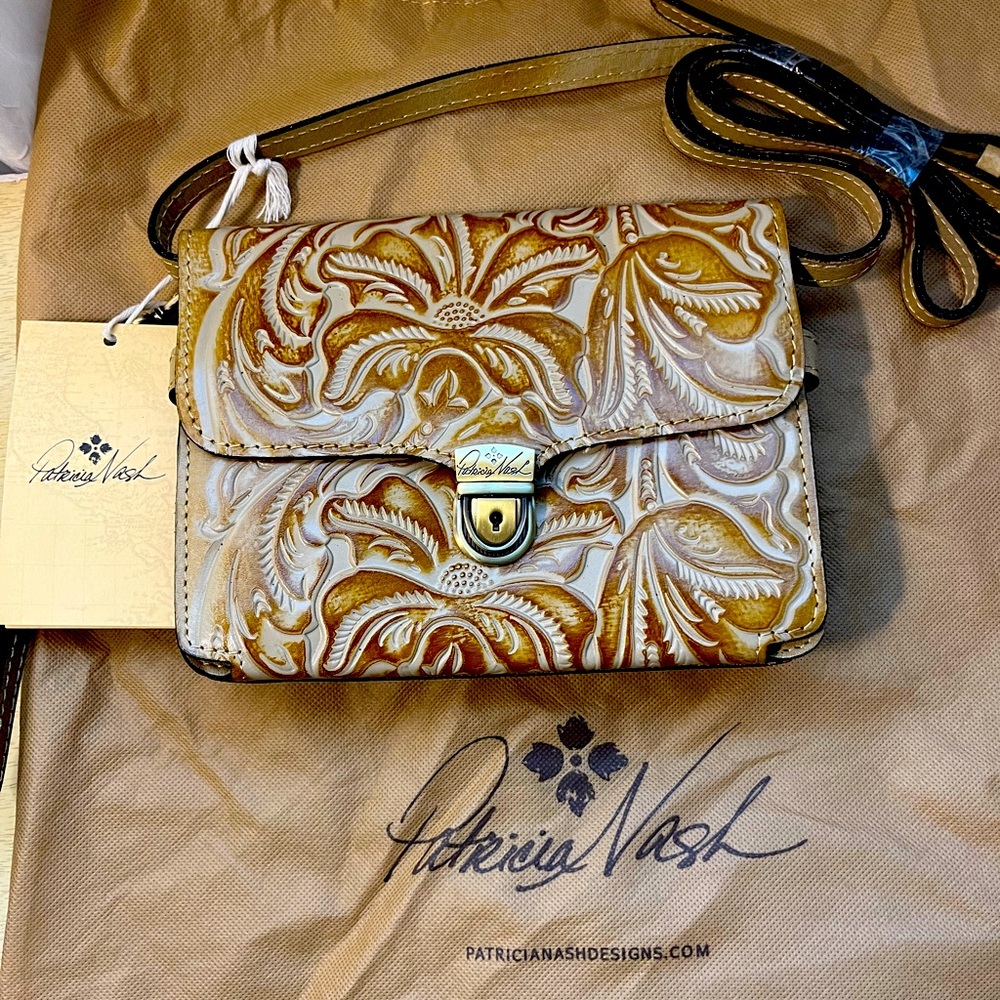 Ladies Crossbody Patricia Nash Pocketbook